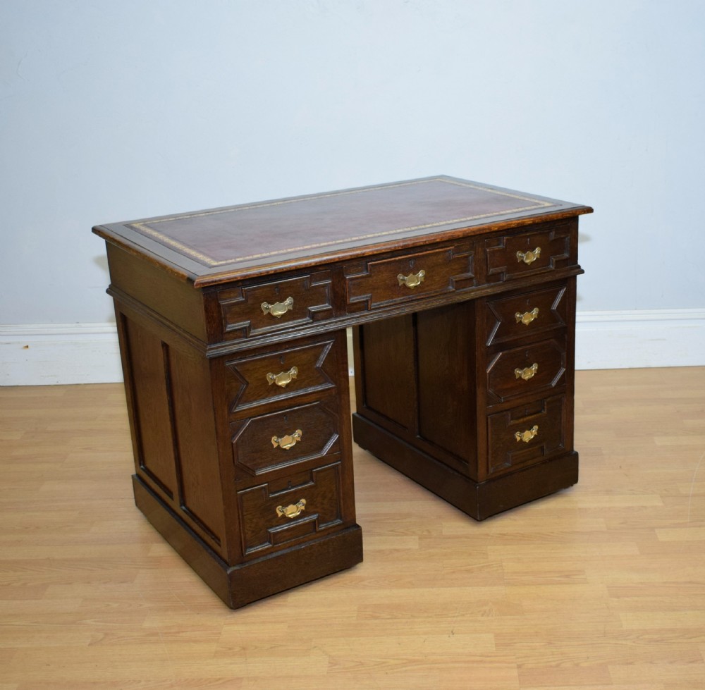 Early 20th Century Oak Desk View X