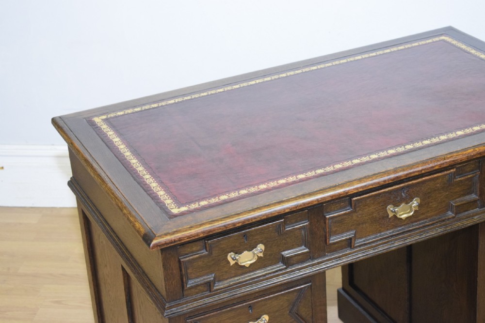 Early 20th Century Oak Desk View XIII