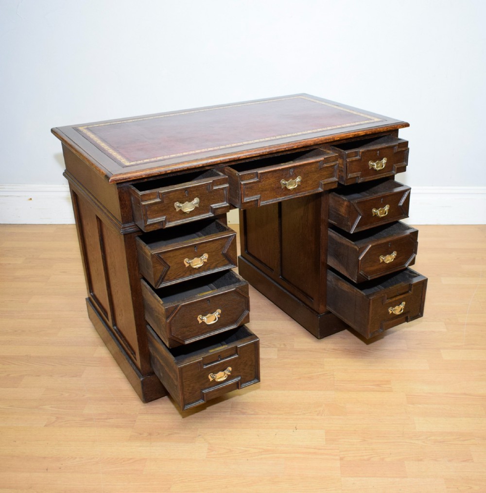 Early 20th Century Oak Desk View XV