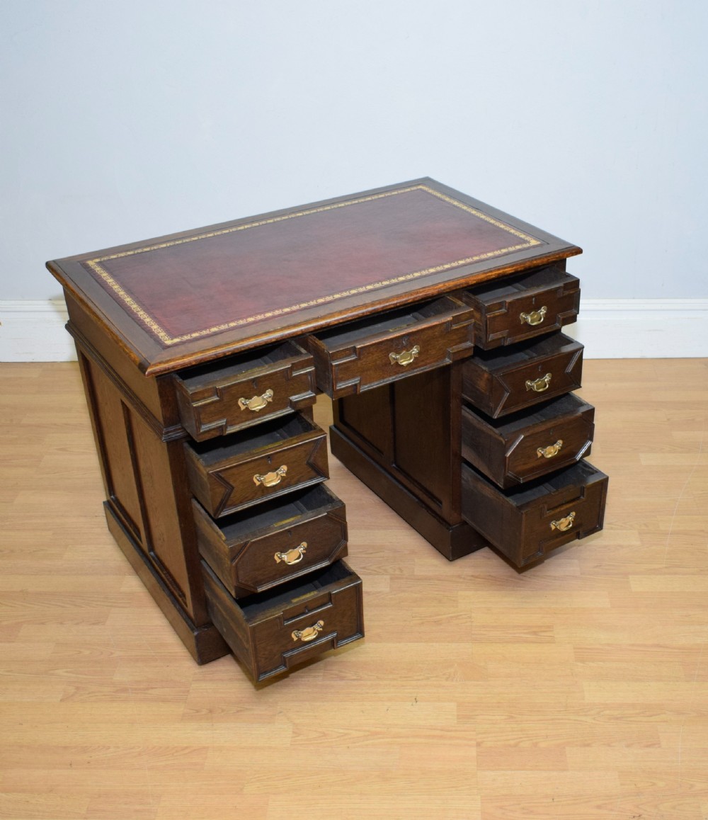 Early 20th Century Oak Desk View XVI