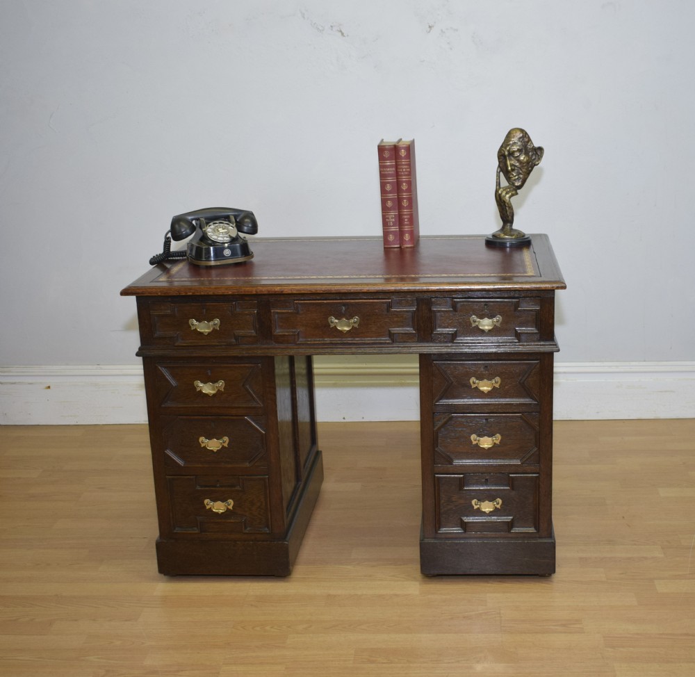 Early 20th Century Oak Desk