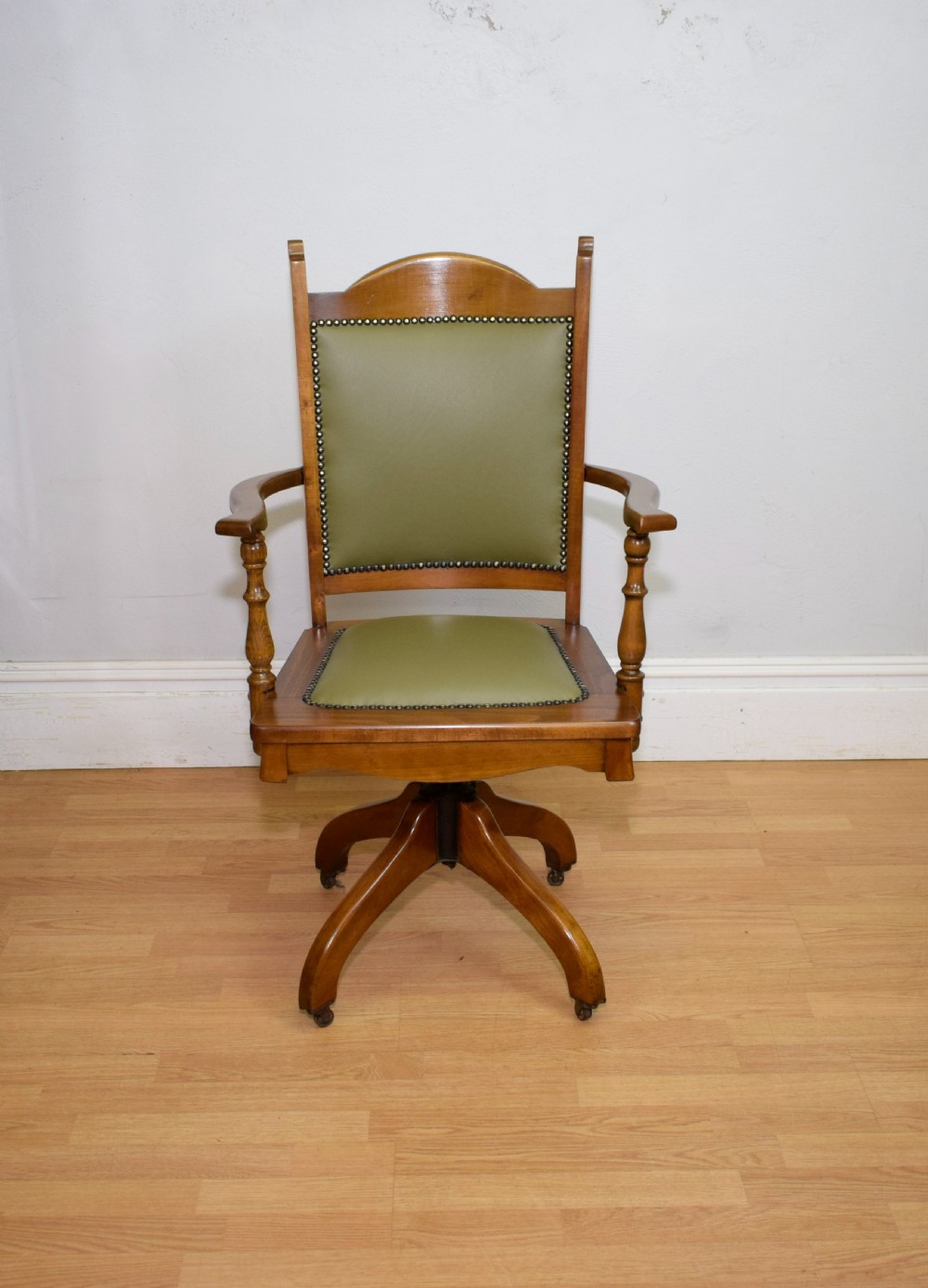 Edwardian Swivel Office Desk Chair