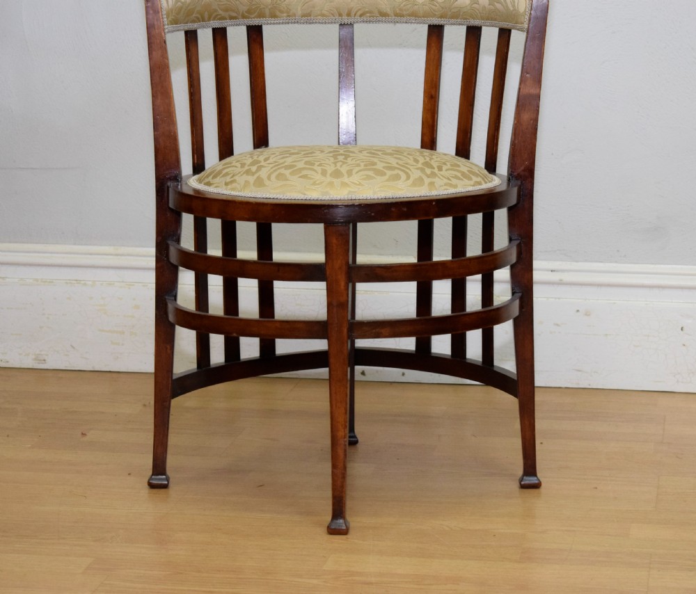 Arts & Crafts Corner Chair View III