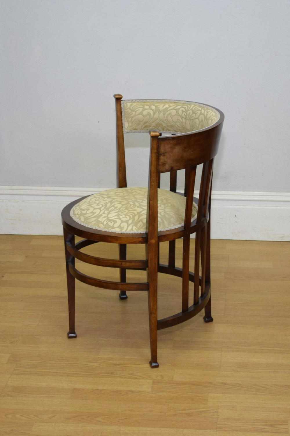 Arts & Crafts Corner Chair View IX