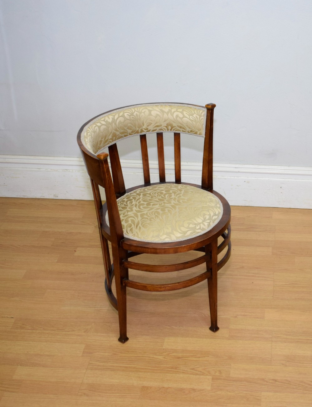 Arts & Crafts Corner Chair View X