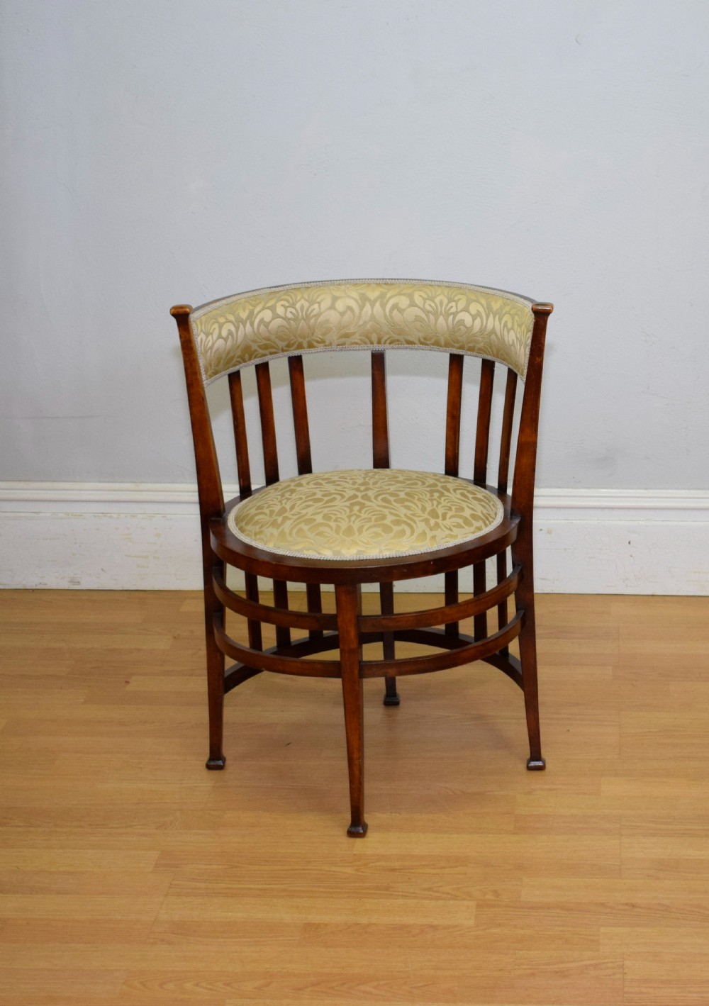 Arts & Crafts Corner Chair View XIV