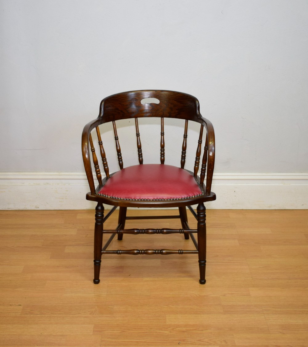 Early 20th Century Oak Desk Chair View II