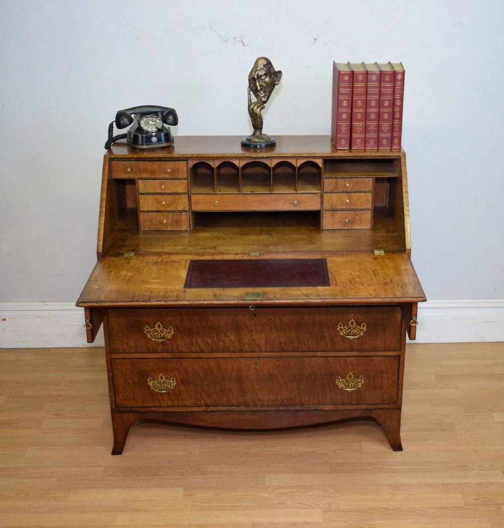 Antique Georgian Period Oak Bureau View IX