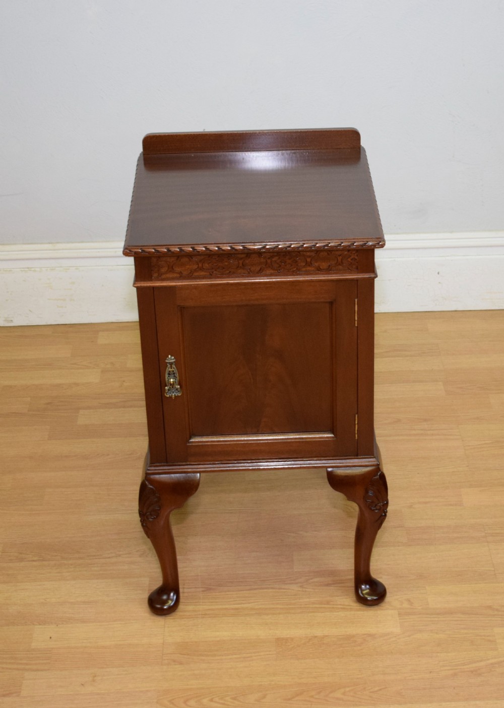 Early 20th Century Bedside Cabinet View V