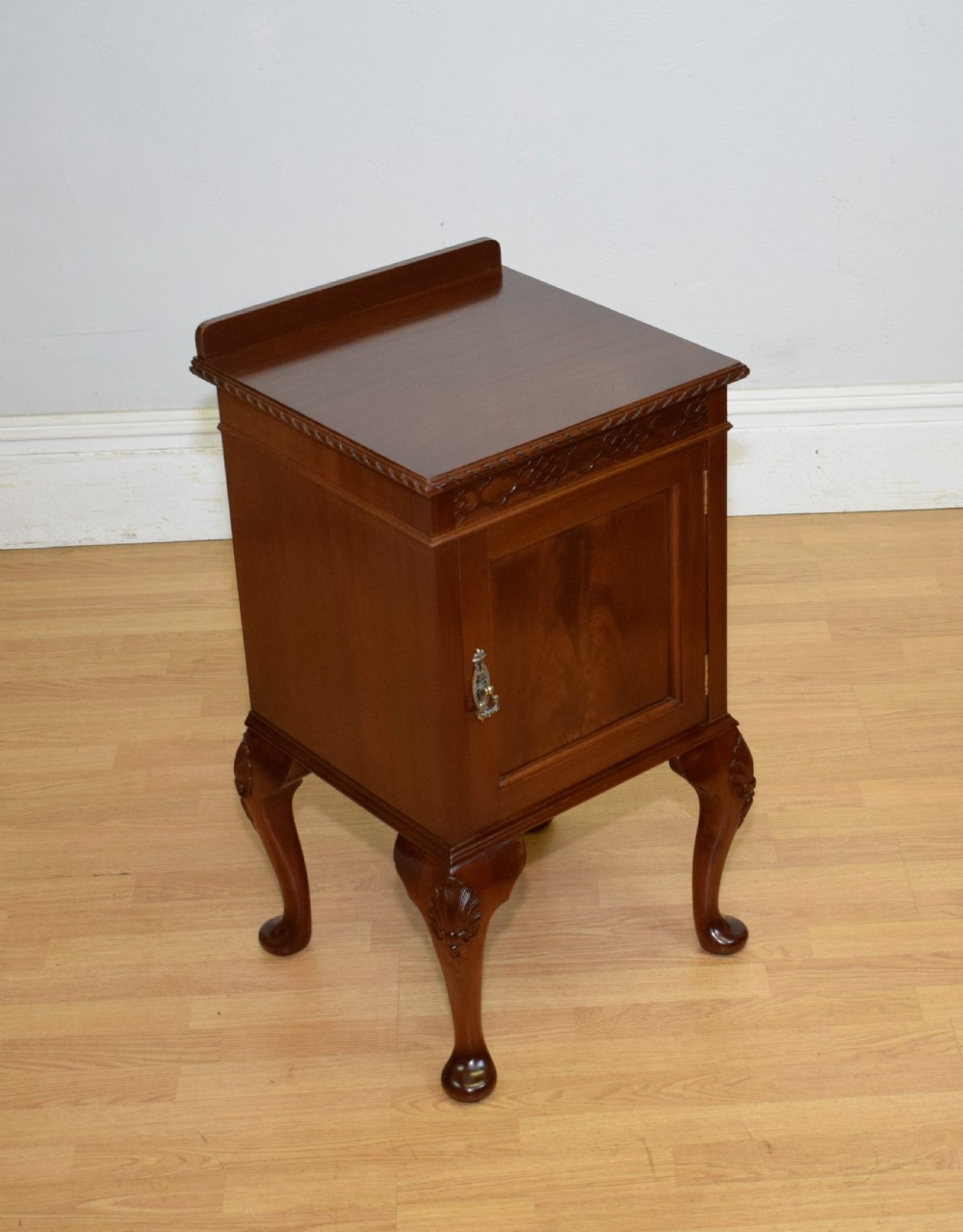 Early 20th Century Bedside Cabinet View VI