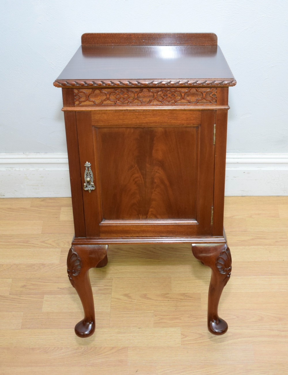 Early 20th Century Bedside Cabinet View XVI