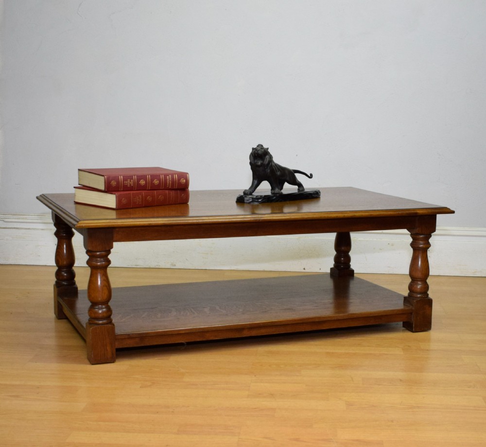 Early 20th Century Oak Coffee Table View V