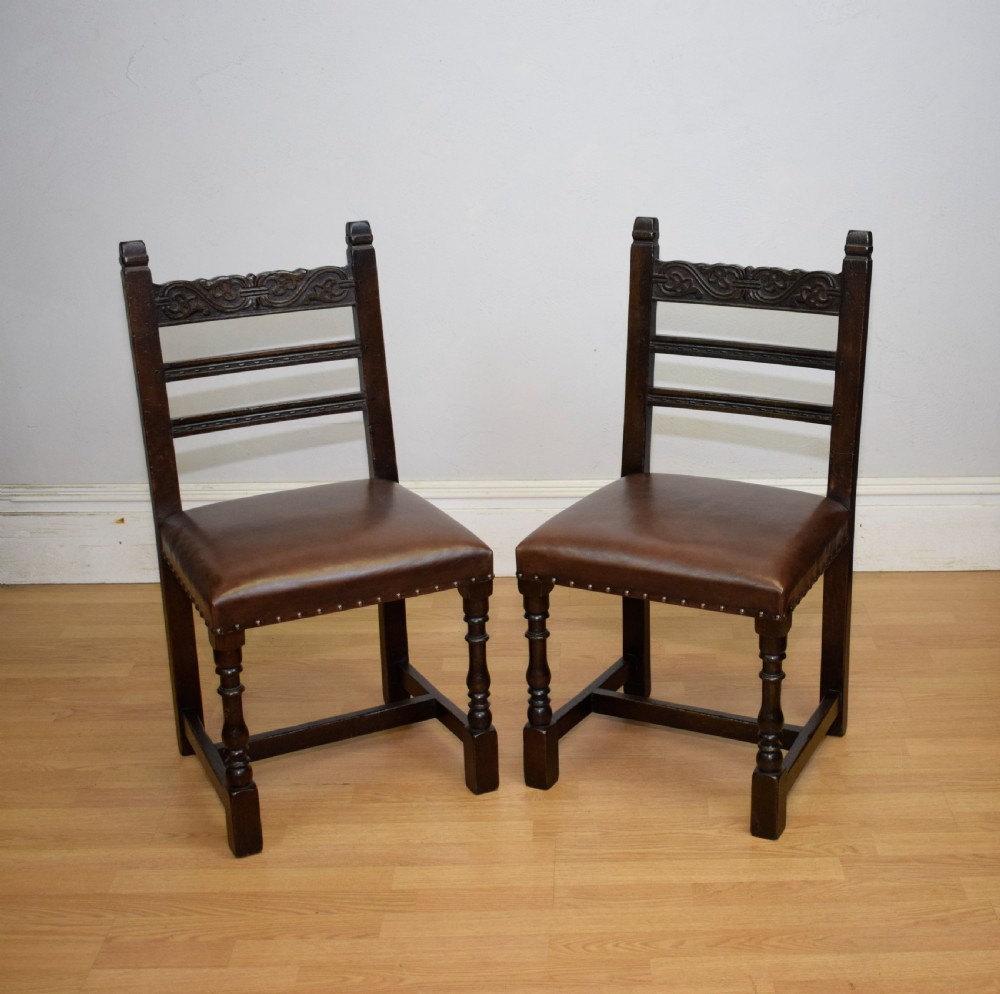 Early 20th Century Pair of Oak Side Chairs