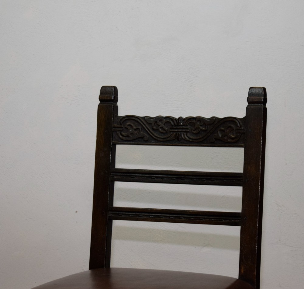Early 20th Century Pair of Oak Side Chairs View II