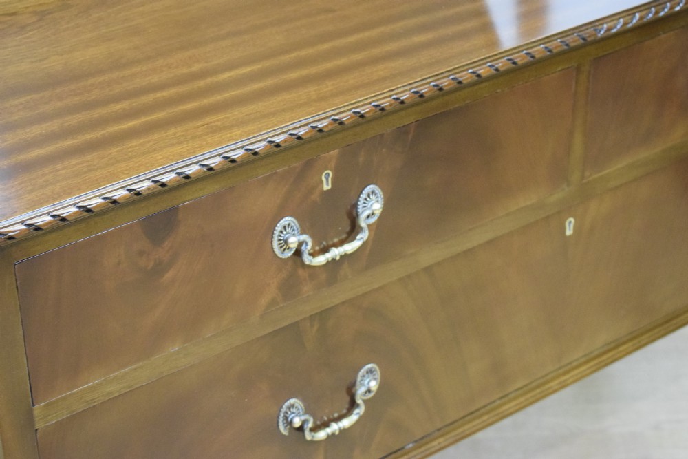 Dressing Table in Mahogany Early 20th Century  View XI