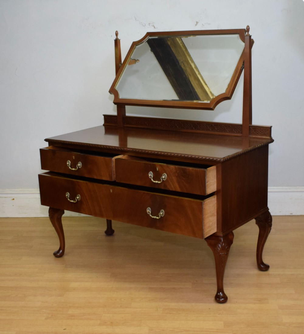 Dressing Table in Mahogany Early 20th Century  View XXI