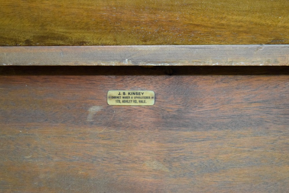 Dressing Table in Mahogany Early 20th Century  View XXVII
