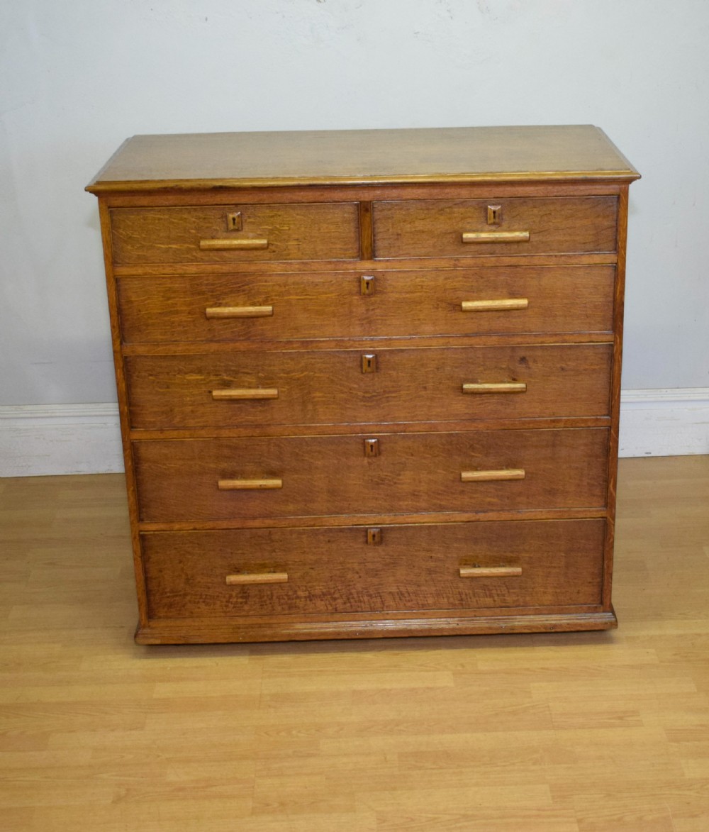Arts & Crafts Oak Chest View VI