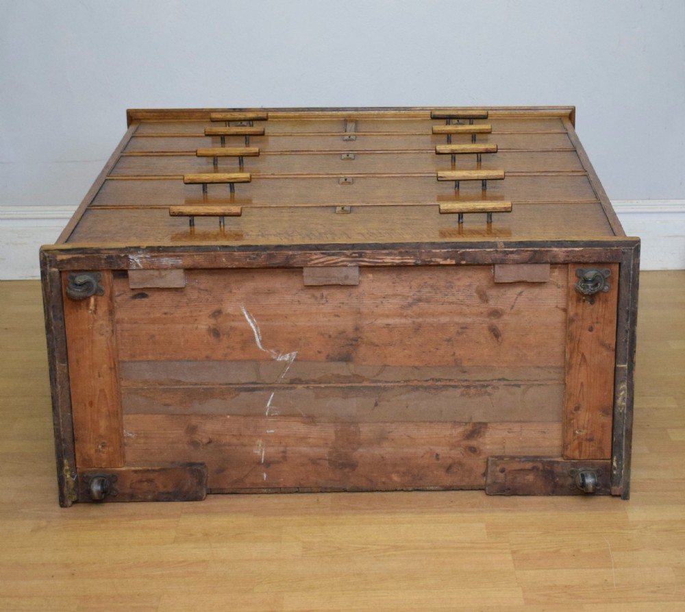 Arts & Crafts Oak Chest View XX
