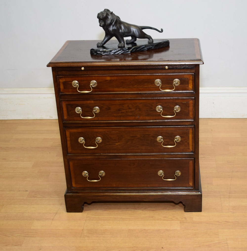 
Bachelor's Chest of Drawers View IV