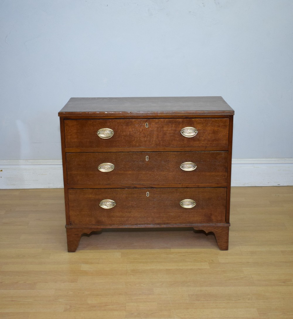 Victorian Oak Chest of Drawers View II