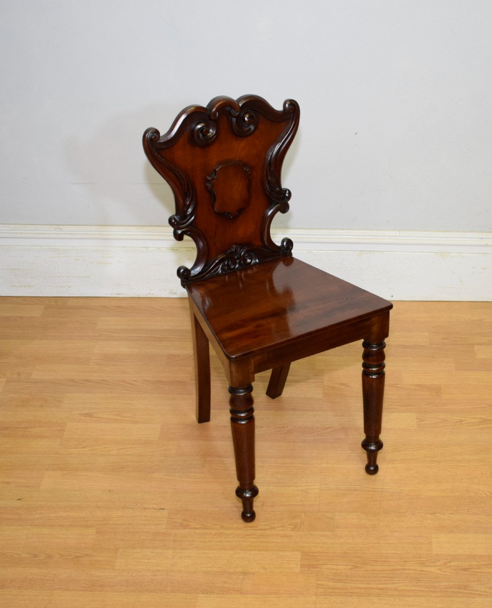 Regency Hall Chair in Mahogany