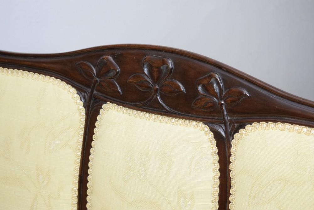Victorian Couch, Settee Art Nouveau View IV