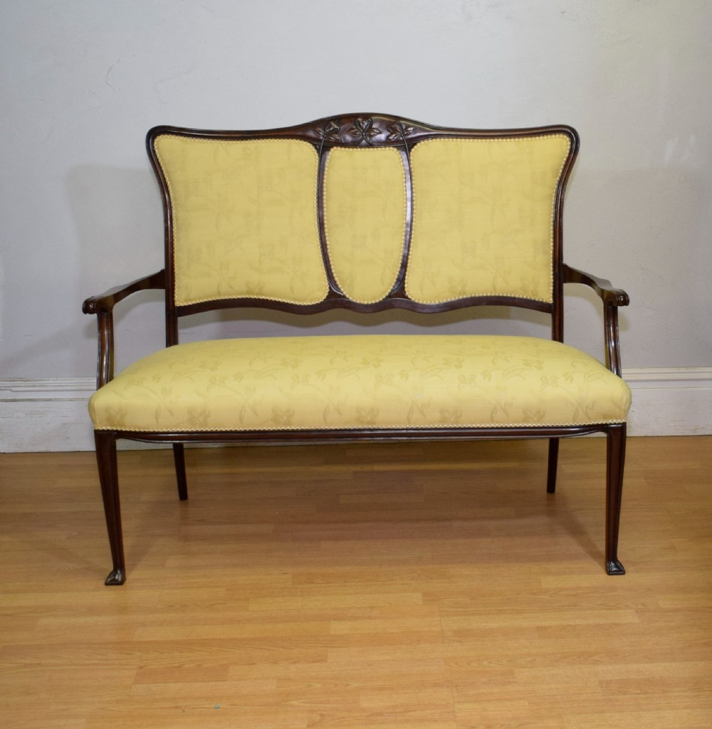 Victorian Couch, Settee Art Nouveau View V