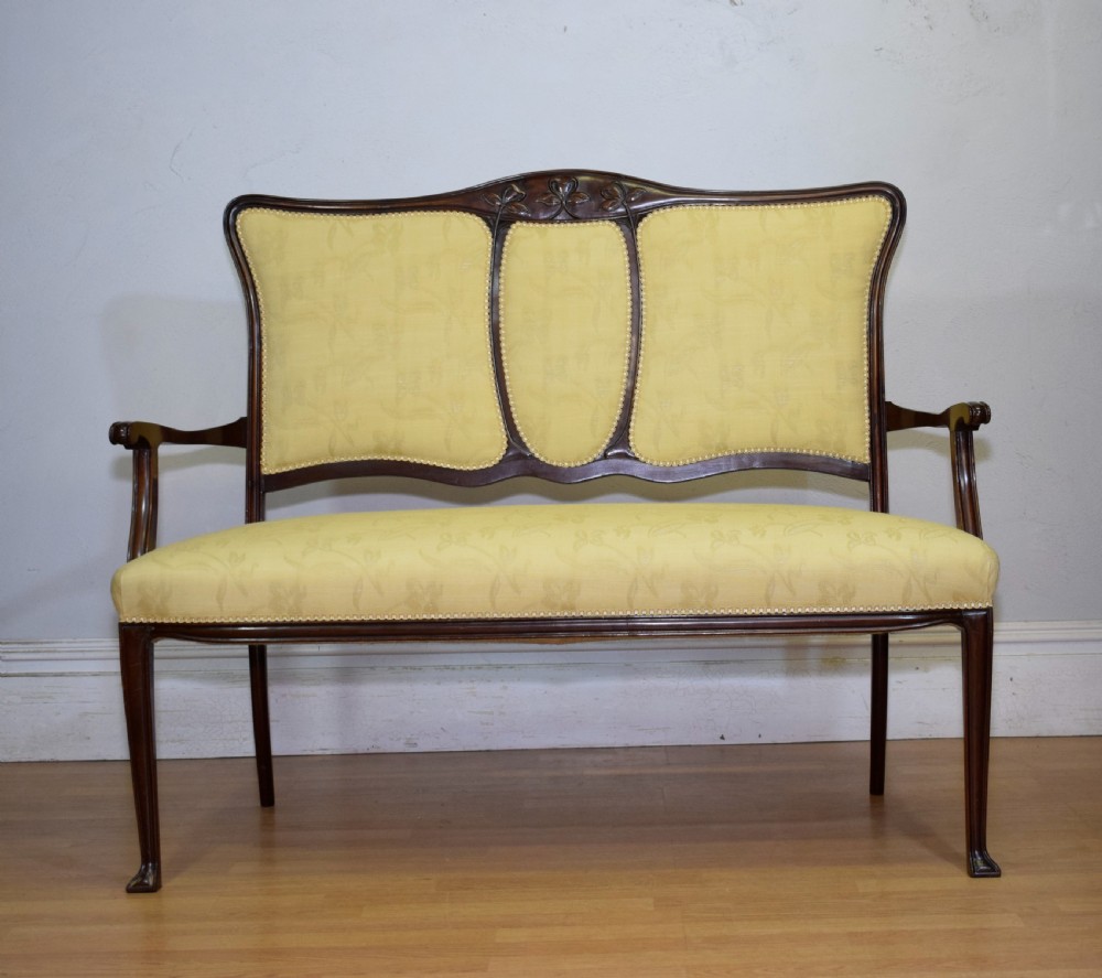 Victorian Couch, Settee Art Nouveau View VIII