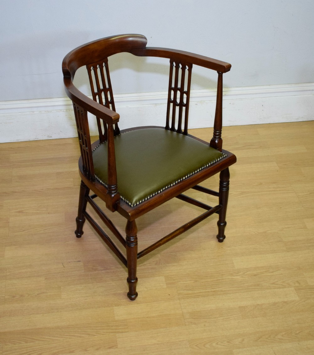  Victorian Tub Chair