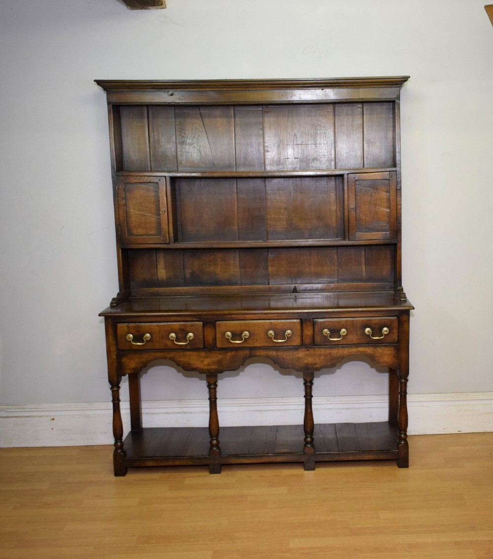 Early 20th Century Oak Dresser & Rack View II