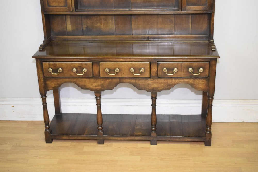 Early 20th Century Oak Dresser & Rack View III