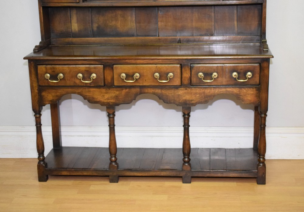 Early 20th Century Oak Dresser & Rack View V