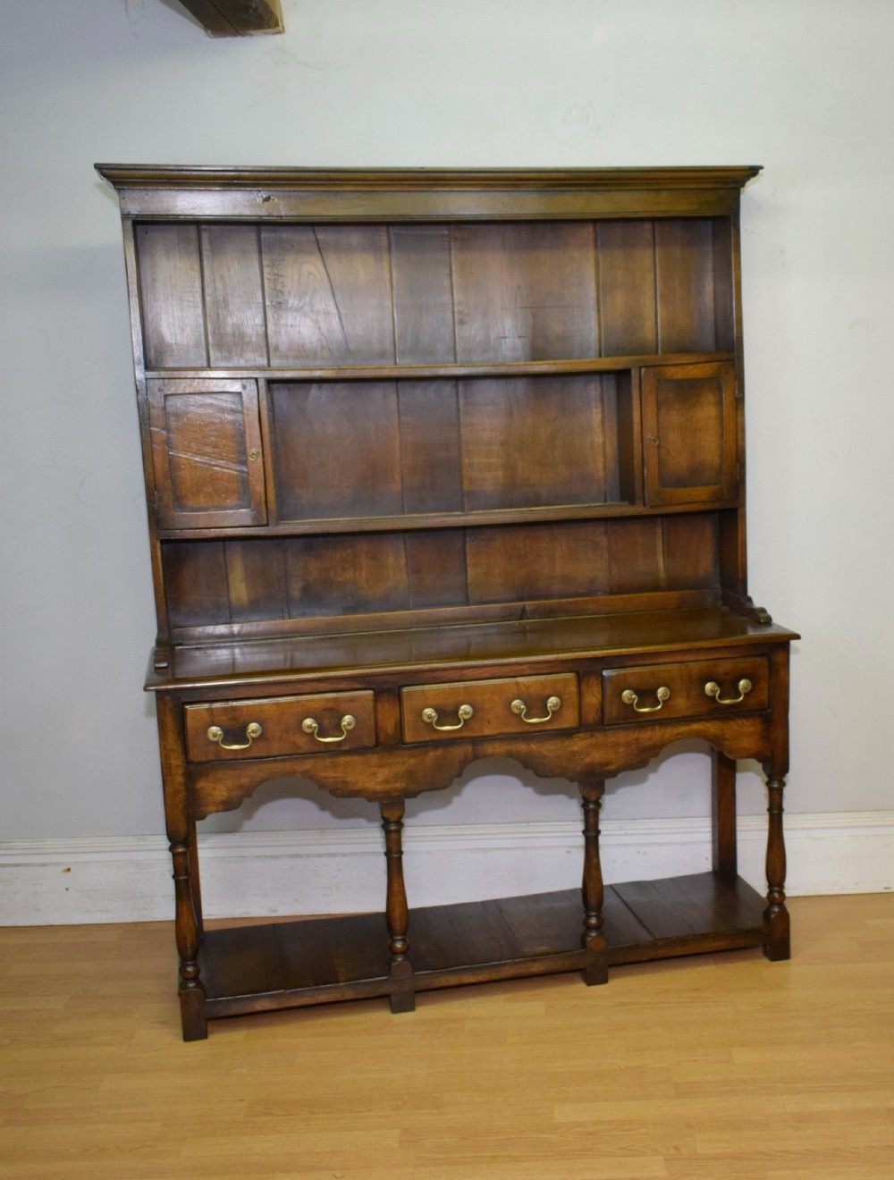 Early 20th Century Oak Dresser & Rack View VI
