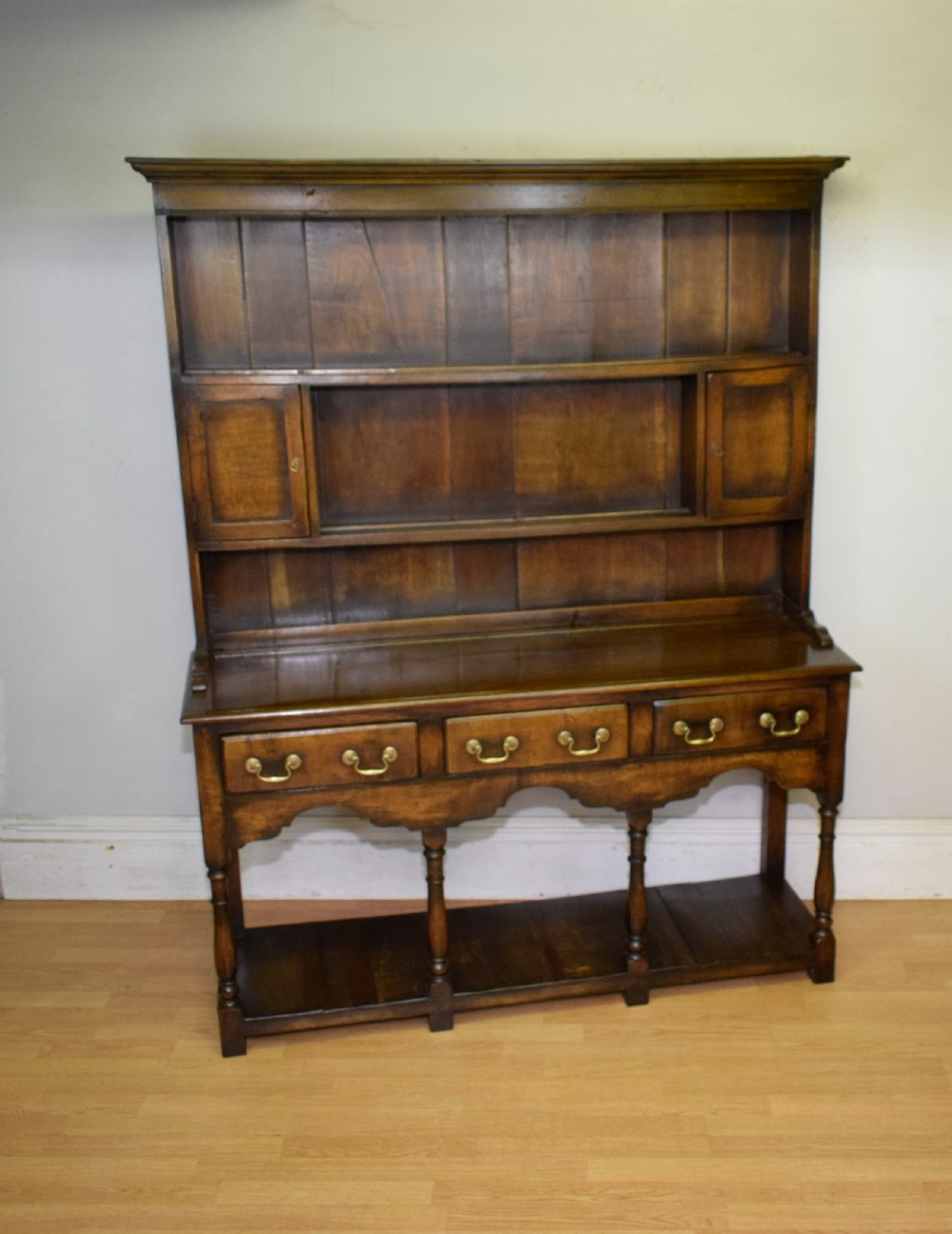 Early 20th Century Oak Dresser & Rack View VII