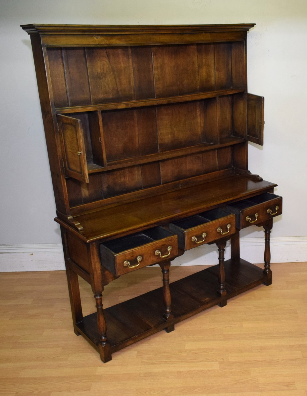 Early 20th Century Oak Dresser & Rack View XIII