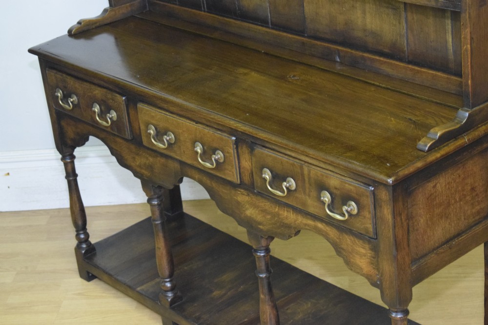 Early 20th Century Oak Dresser & Rack View XIX