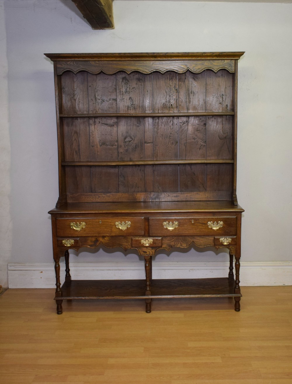 Early 20th Century Oak & Elm Dresser & Rack View IV