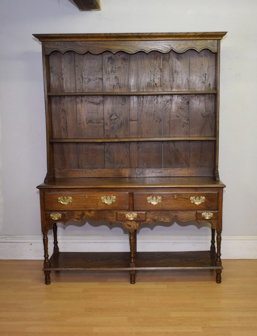 Early 20th Century Oak & Elm Dresser & Rack View V