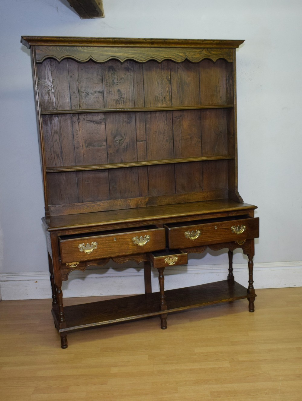 Early 20th Century Oak & Elm Dresser & Rack View XIII