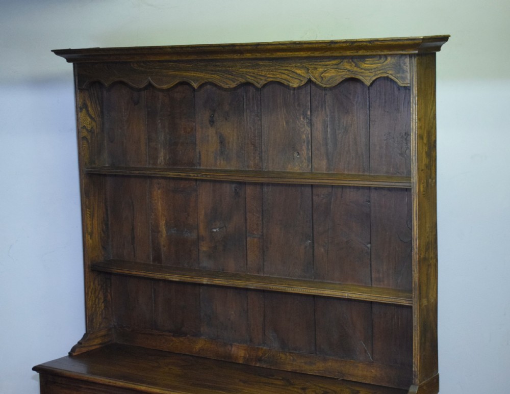Early 20th Century Oak & Elm Dresser & Rack View XVII