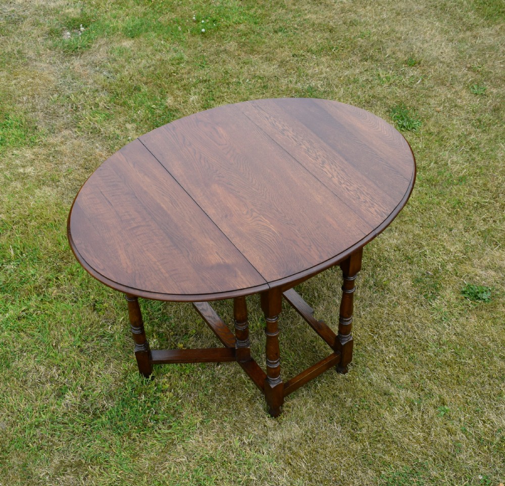 Early 20th Century Oak Dining Table