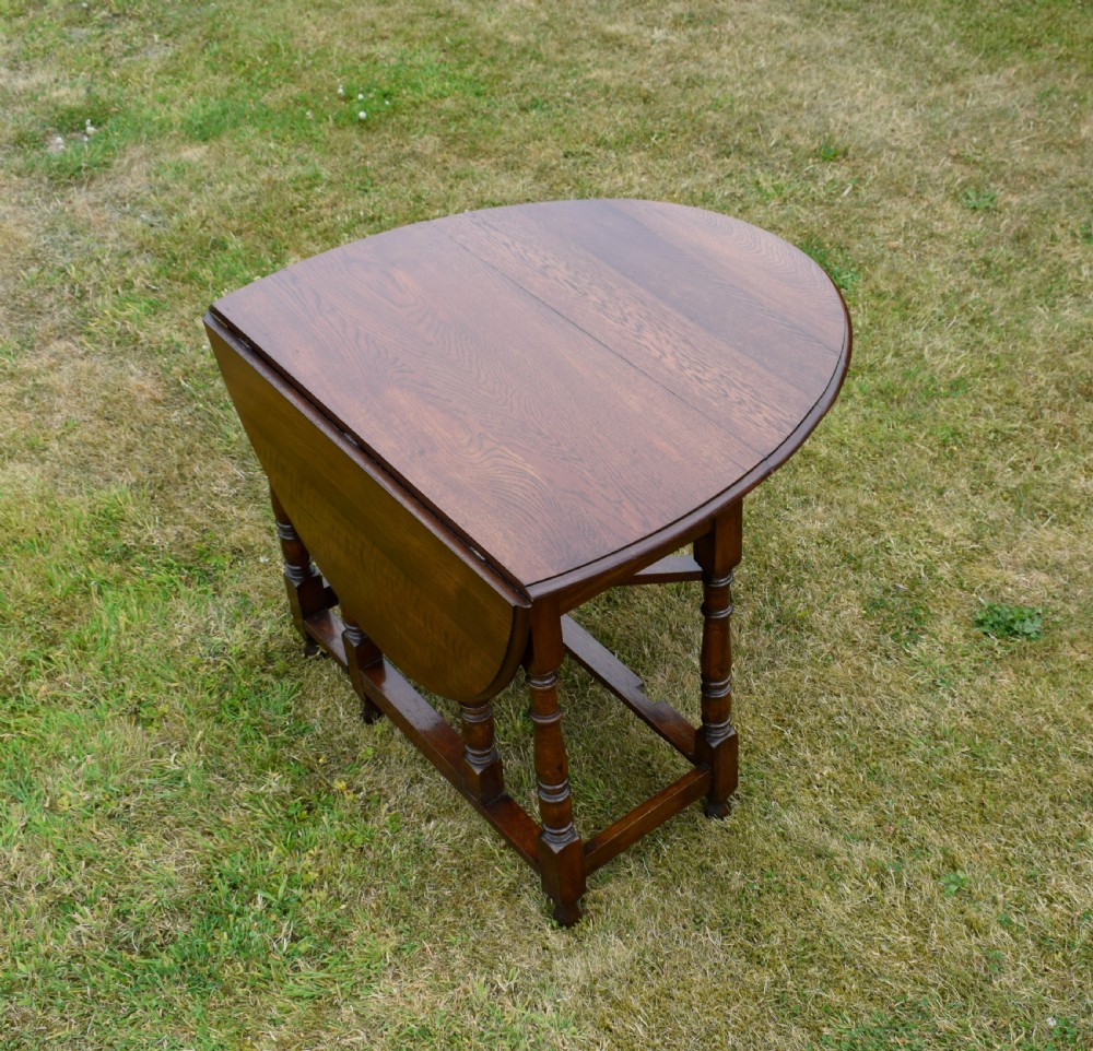 Early 20th Century Oak Dining Table View IX