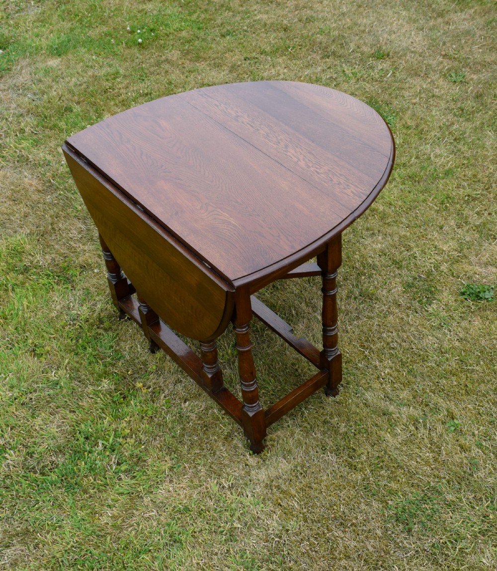 Early 20th Century Oak Dining Table View XI