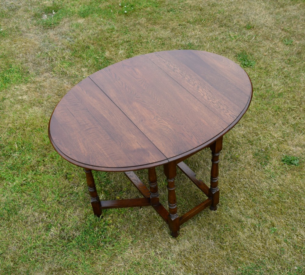 Early 20th Century Oak Dining Table View XVI
