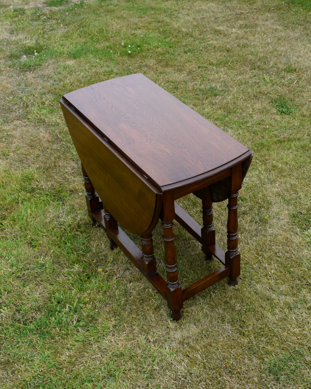 Early 20th Century Oak Dining Table View XXI