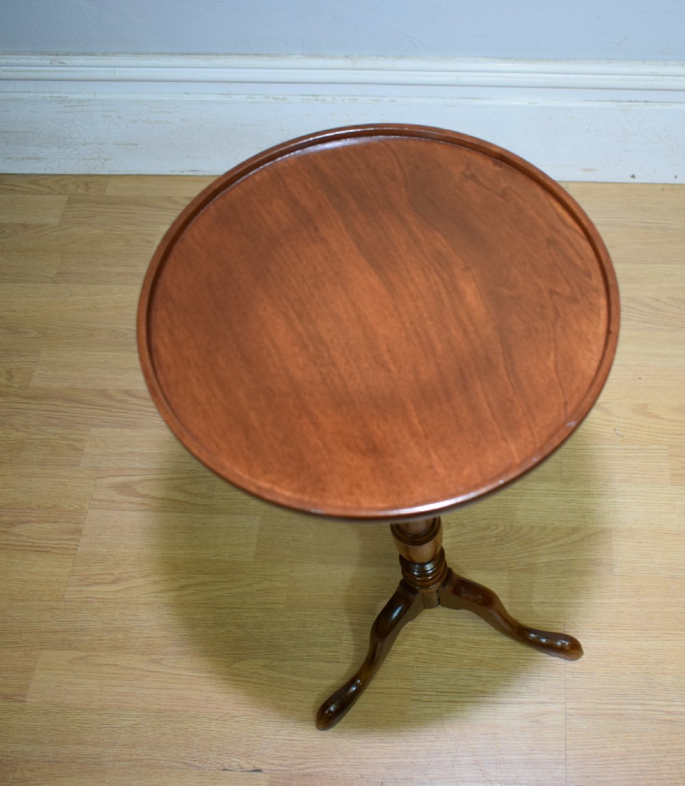 Tripod Table / Wine Table View III