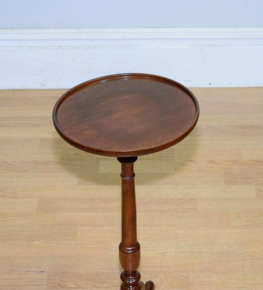 Tripod Table / Wine Table View IX