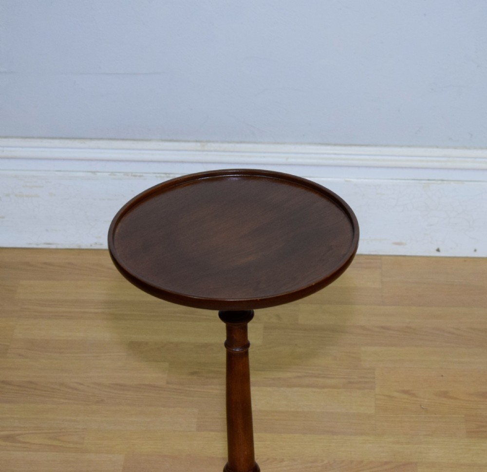 Tripod Table / Wine Table View XIV