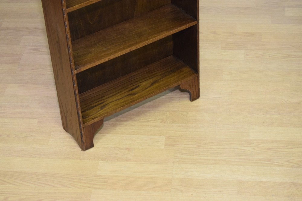 Early 20th Century Oak Bookcase View XVII